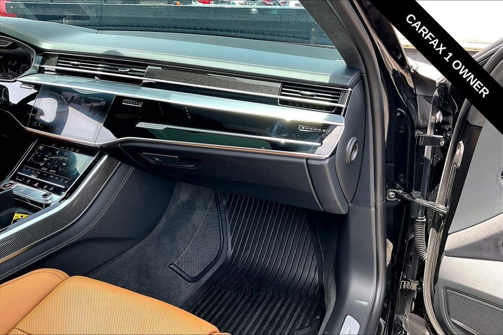 Used 2023 Audi S8 AWD/4WD image 25