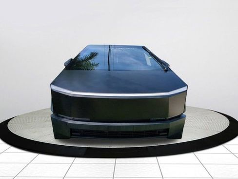 Used 2024 Tesla Cybertruck AWD Crew Cab image 8