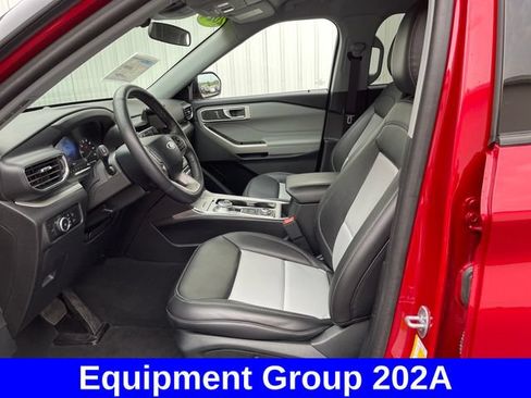 Used 2024 Ford Explorer XLT w/ Equipment Group 202A AWD/4WD image 9