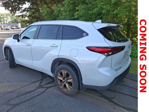 Used 2023 Toyota Highlander Bronze Edition AWD/4WD image 8