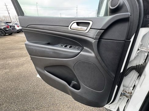 Used 2022 Jeep Grand Cherokee Laredo X image 27