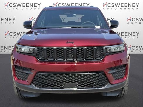 New 2025 Jeep Grand Cherokee Altitude image 8