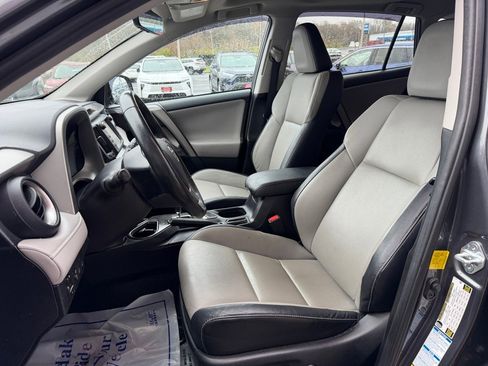 Used 2017 Toyota RAV4 Platinum image 11