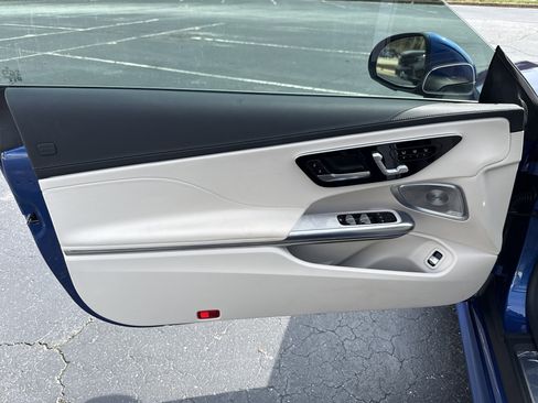 Used 2024 Mercedes-Benz CLE 300 4MATIC Cabriolet image 14