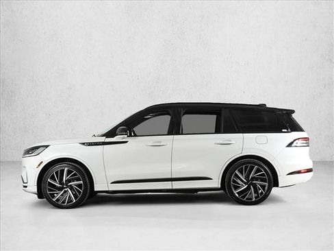 Used 2025 Lincoln Aviator Black Label w/ Black Label Special Edition image 9