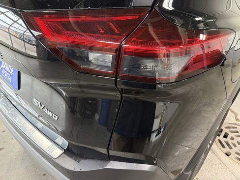 Used 2023 Nissan Rogue SV AWD/4WD image 11