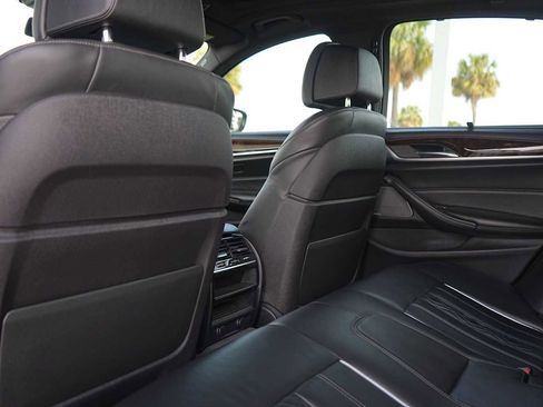 Used 2018 BMW 540i image 13