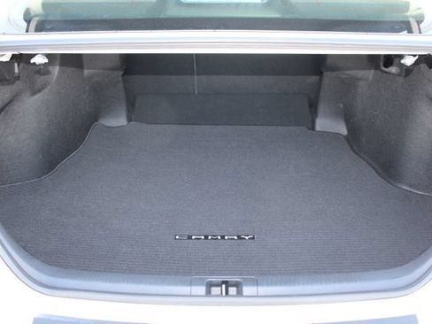 Used 2022 Toyota Camry SE w/ Carpet Mat Package (TMS) FWD image 7