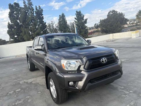 Used 2015 Toyota Tacoma PreRunner image 19