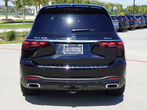 Used 2024 Mercedes-Benz GLS 450 4MATIC image 7