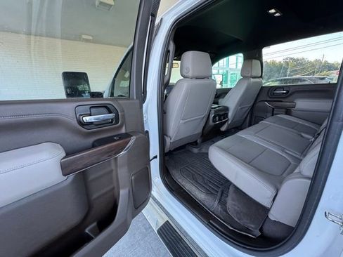 Used 2022 GMC Sierra 2500 SLT w/ SLT Premium Package image 19