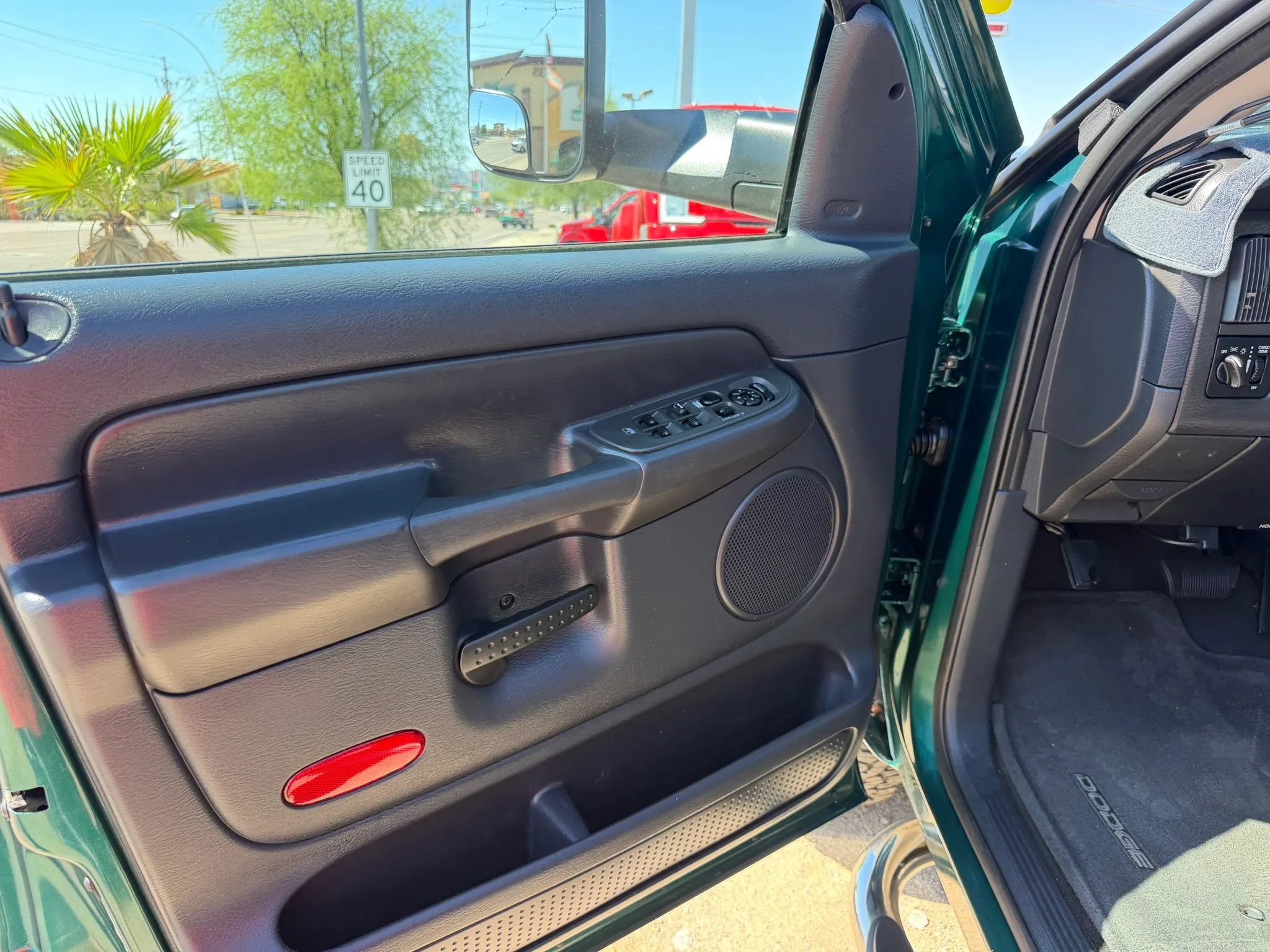 Used 2003 Dodge Ram 2500 Truck ST AWD/4WD image 16