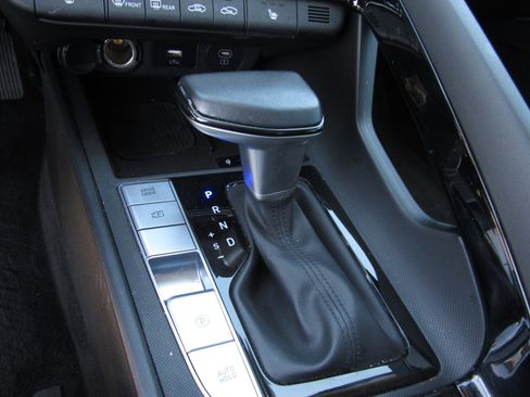 Used 2025 Hyundai Elantra SEL image 20