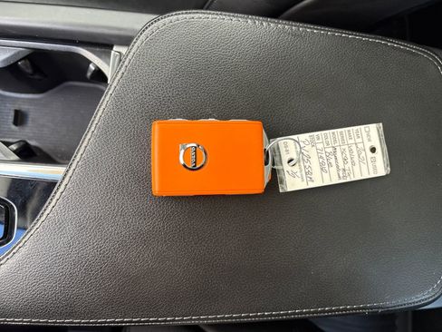 Used 2021 Volvo XC90 T5 Momentum w/ Climate Package image 37