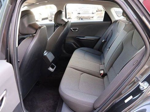 Used 2025 Kia K4 FWD image 9