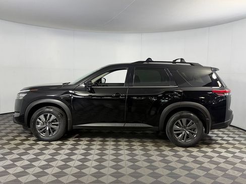 Used 2024 Nissan Pathfinder SV w/ Black Appearance Package FWD image 10