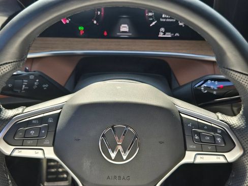 Used 2025 Volkswagen Tiguan SEL R-Line AWD/4WD image 24