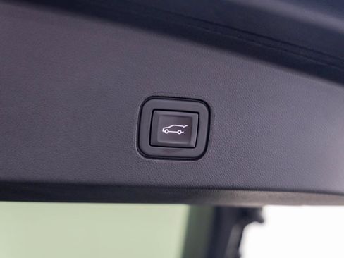 Certified 2024 Cadillac Lyriq Luxury AWD/4WD image 38