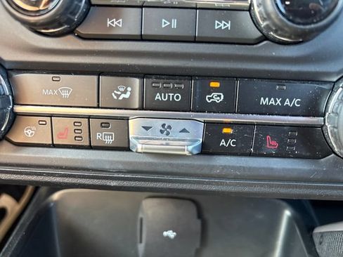 Used 2024 Ford Bronco Outer Banks AWD/4WD image 27