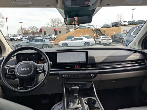 Used 2025 Kia Carnival image 26