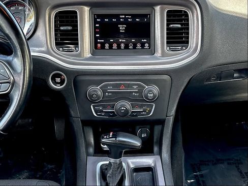 Used 2022 Dodge Charger SXT RWD image 24