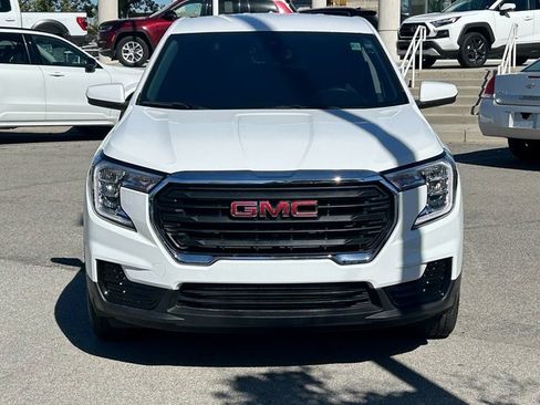 Used 2023 GMC Terrain SLE image 8