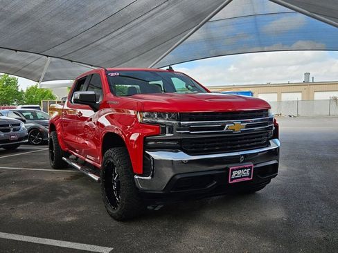 Used 2020 Chevrolet Silverado 1500 LT w/ LT Value Package image 3
