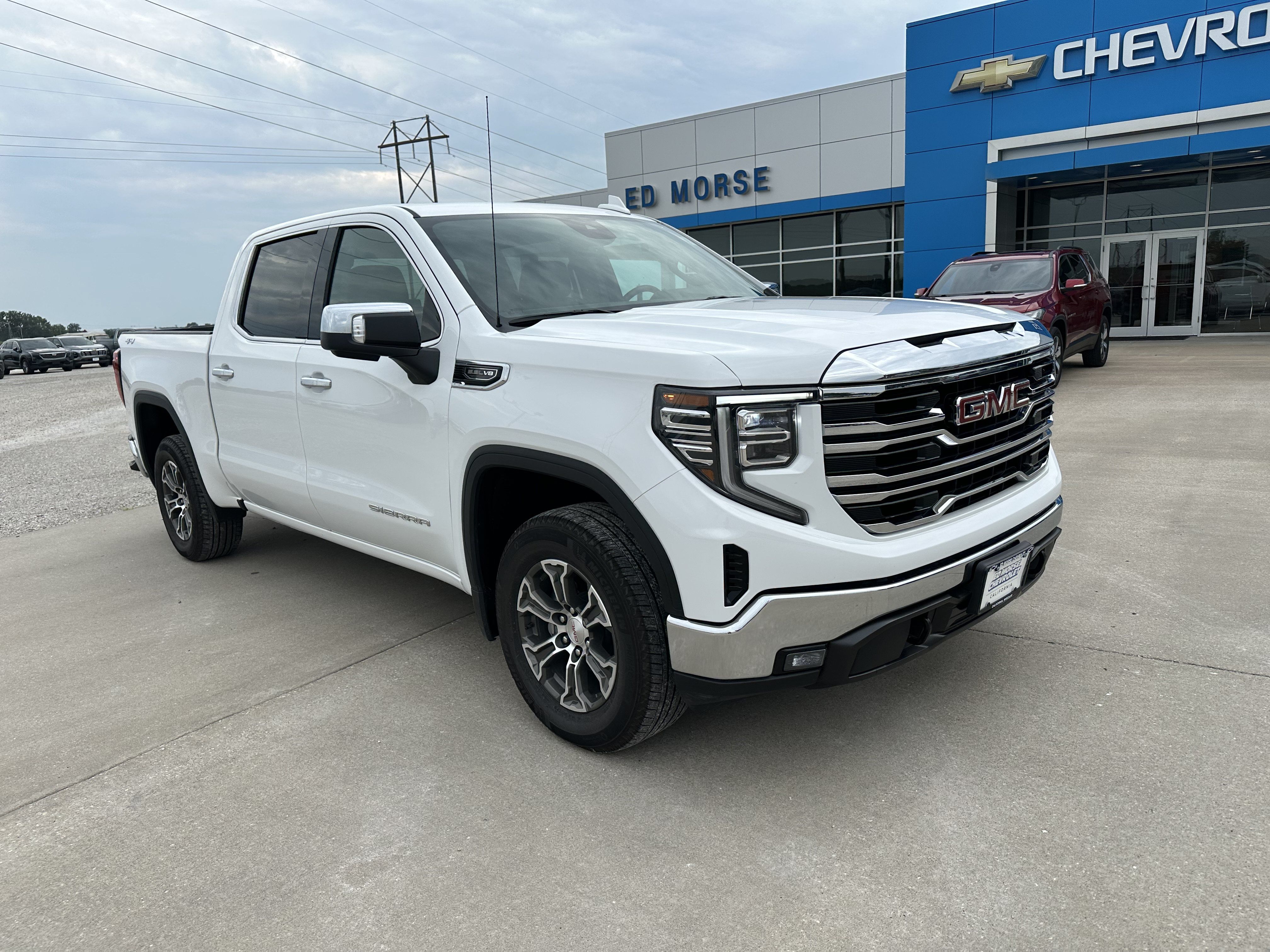 Certified 2026 GMC Sierra 1500 SLT AWD/4WD image 2
