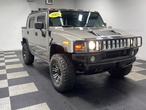Used 2005 HUMMER H2 SUT w/ Preferred Equipment Group AWD/4WD image 22
