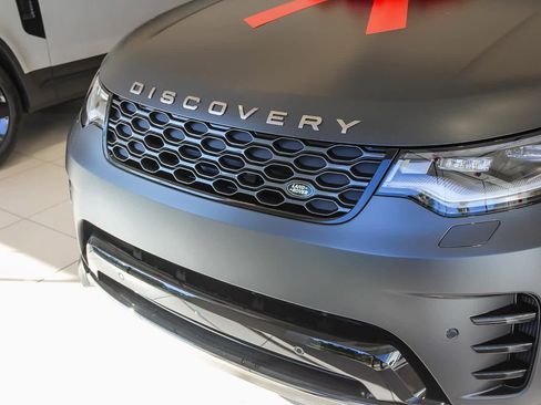New 2026 Land Rover Discovery Limited Edition image 11