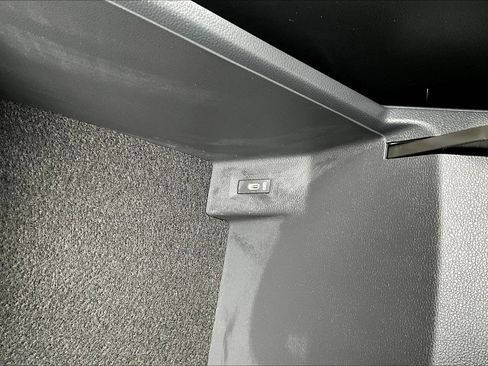 Used 2023 Volkswagen Atlas SEL image 33