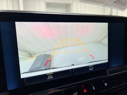 Used 2025 Chevrolet Silverado 1500 LT image 16