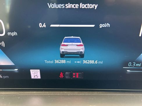 Used 2024 BMW X7 xDrive40i w/ M Sport Package image 74