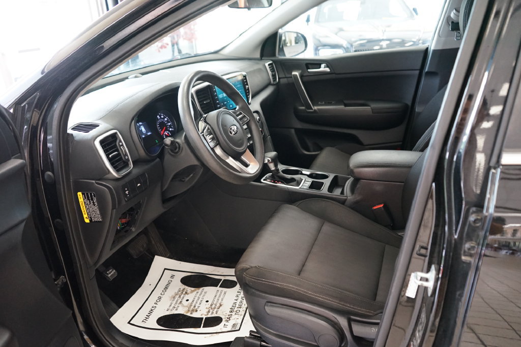 Used 2020 Kia Sportage LX AWD/4WD image 25