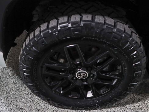 Used 2024 Toyota Tundra Limited image 12