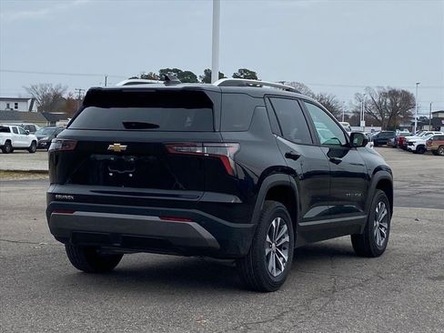 New 2026 Chevrolet Equinox LT w/ Convenience Package II FWD image 3