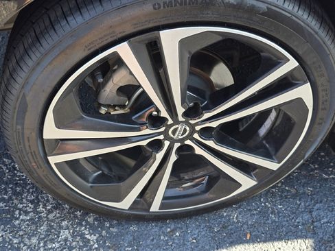 Used 2023 Nissan Sentra SR w/ Trunk Package FWD image 10