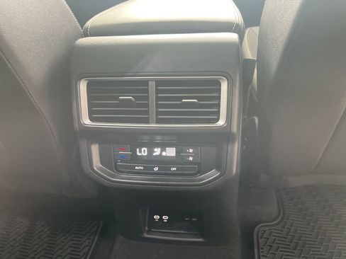 New 2025 Volkswagen Atlas SE image 36