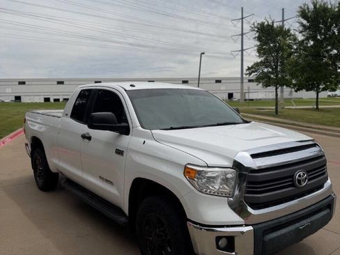 Used 2016 Toyota Tundra SR5 w/ SR5 Upgrade Package image 2