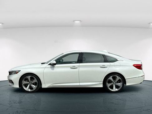 Used 2018 Honda Accord Touring image 4