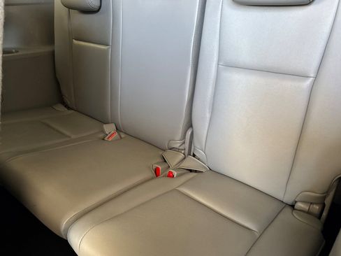 Used 2018 Toyota Highlander Limited FWD image 15