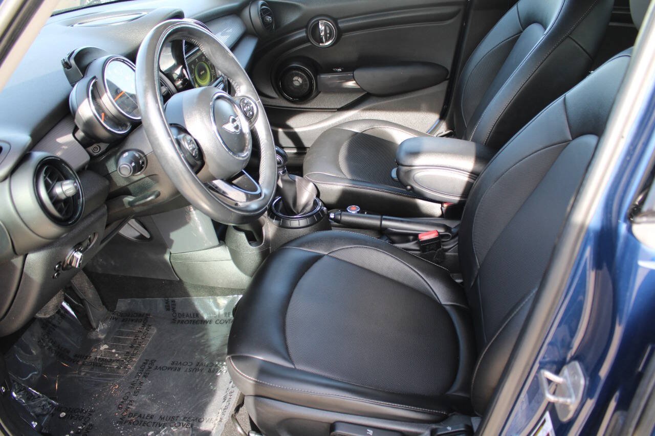 Used 2017 MINI Cooper 4-Door Hardtop FWD image 12