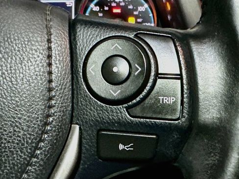 Used 2018 Toyota RAV4 XLE AWD/4WD image 33
