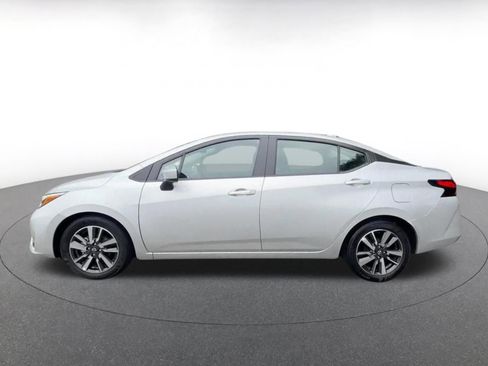 Used 2025 Nissan Versa SV FWD image 8