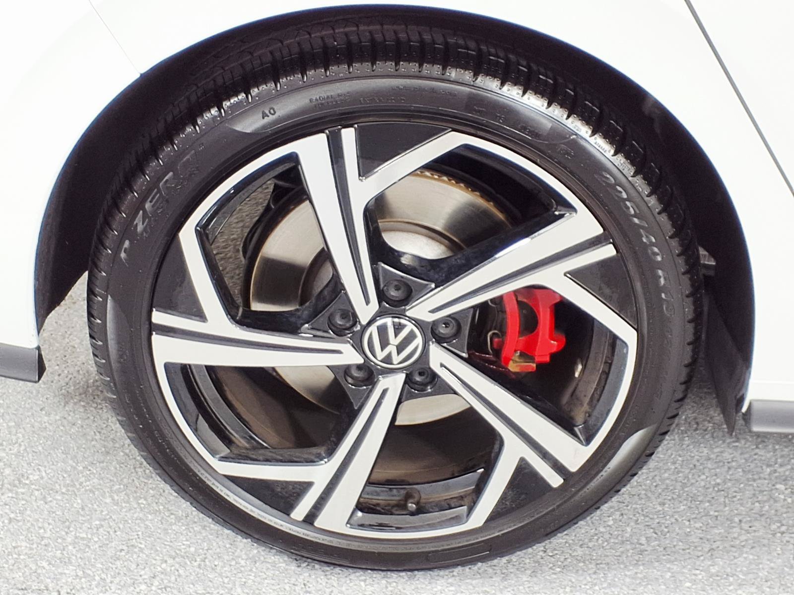 Used 2025 Volkswagen GTI SE FWD image 5