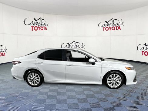 Used 2022 Toyota Camry LE w/ Carpet Mat Package (TMS) FWD image 9
