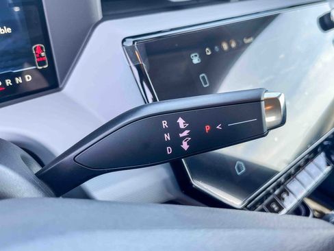 New 2027 Chevrolet Bolt LT w/ Comfort Package image 18