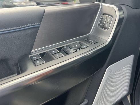 New 2026 Ford F250 Platinum image 15