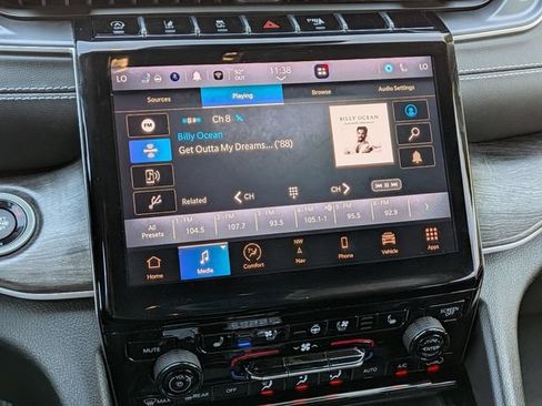 Certified 2023 Jeep Grand Cherokee Limited w/ Luxury Tech Group II AWD/4WD image 23