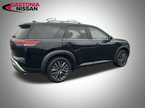 Used 2024 Nissan Pathfinder SL w/ SL Premium Package image 14